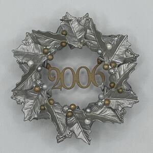 Hallmark Keepsake Ornament 2006 Bright Memories Mint condition